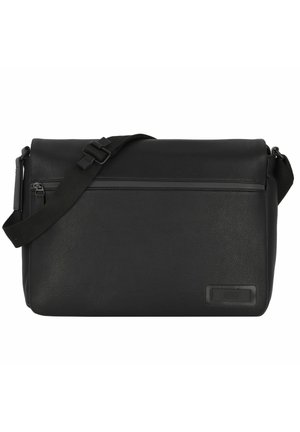 Sac messager en cuir noir avec une finition texturée, bandoulière réglable et un compartiment zippé à l'avant. Logo sur le panneau latéral.