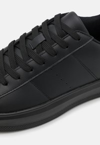 Thumbnail-Bild 6