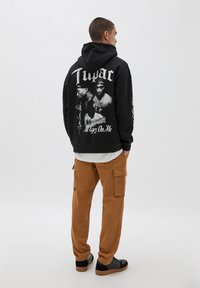 pull&bear tupac hoodie