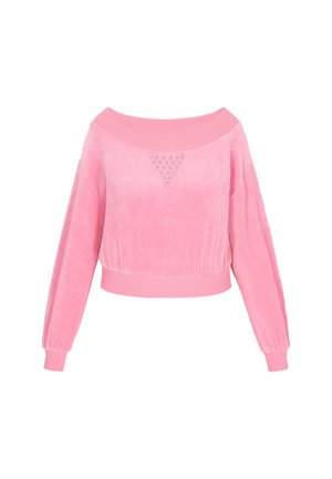 Sudadera corta rosa hecha de una tela suave. Presenta un diseño off-shoulder, mangas largas, dobladillo acanalado y Tachuelas decorativas en un patrón triangular.