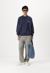 Abercrombie & Fitch WILLIAMS niebieski