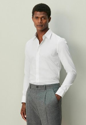 LONG SLEEVE WITH TRIM  . - Zakelijk overhemd - white