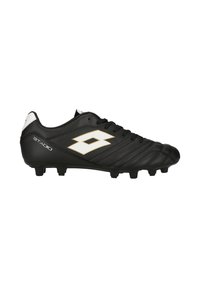 Crampon de football en cuir noir avec logo blanc, lacets et crampons moulés pour terrain ferme, portant l'inscription « Stadio » côté talon.
