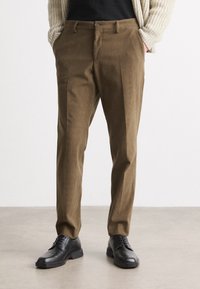 BOSS - GENIUS - Chinos - open green Thumbnail Image 1