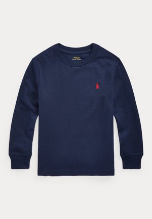 Granatowa koszulka z długim rękawem i okrągłym dekoltem, z czerwonym logo Polo Ralph Lauren po lewej stronie klatki piersiowej i prążkowanymi ściągaczami.