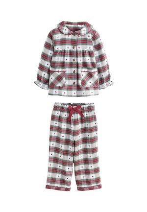 Karierte Schlafanzug-Set mit einem kragenlosen, knöpfbaren Oberteil, das zwei Taschen hat, und passenden Hosen, beide mit roten und grünen Karos und Herzmustern.