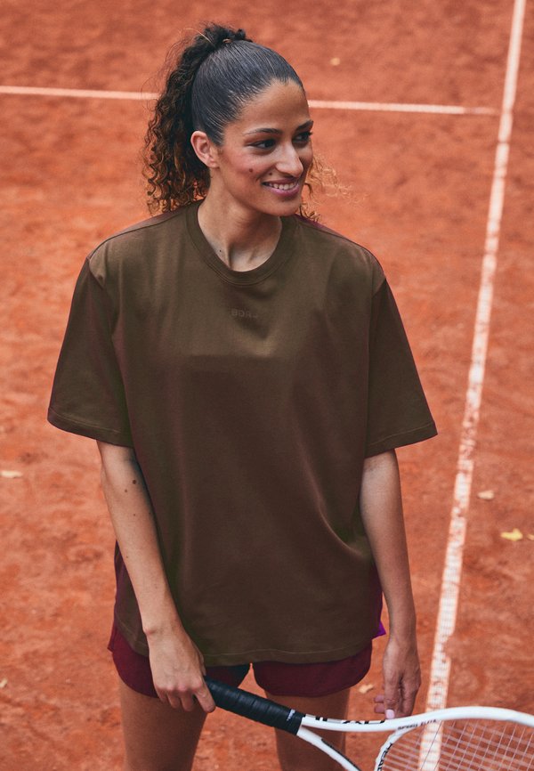 STUDIO OVERSIZED - Basic T-shirt - duffel bag