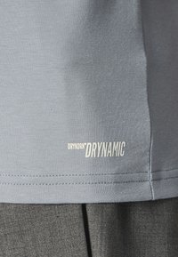 DRYKORN ANTON - Basic póló - blau