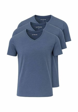 Tre blå v-hals t-shirts lavet af blødt stof. Har korte ærmer og en afslappet pasform. Stoffet har en glat overflade.