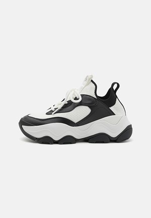 Trainers - black/white