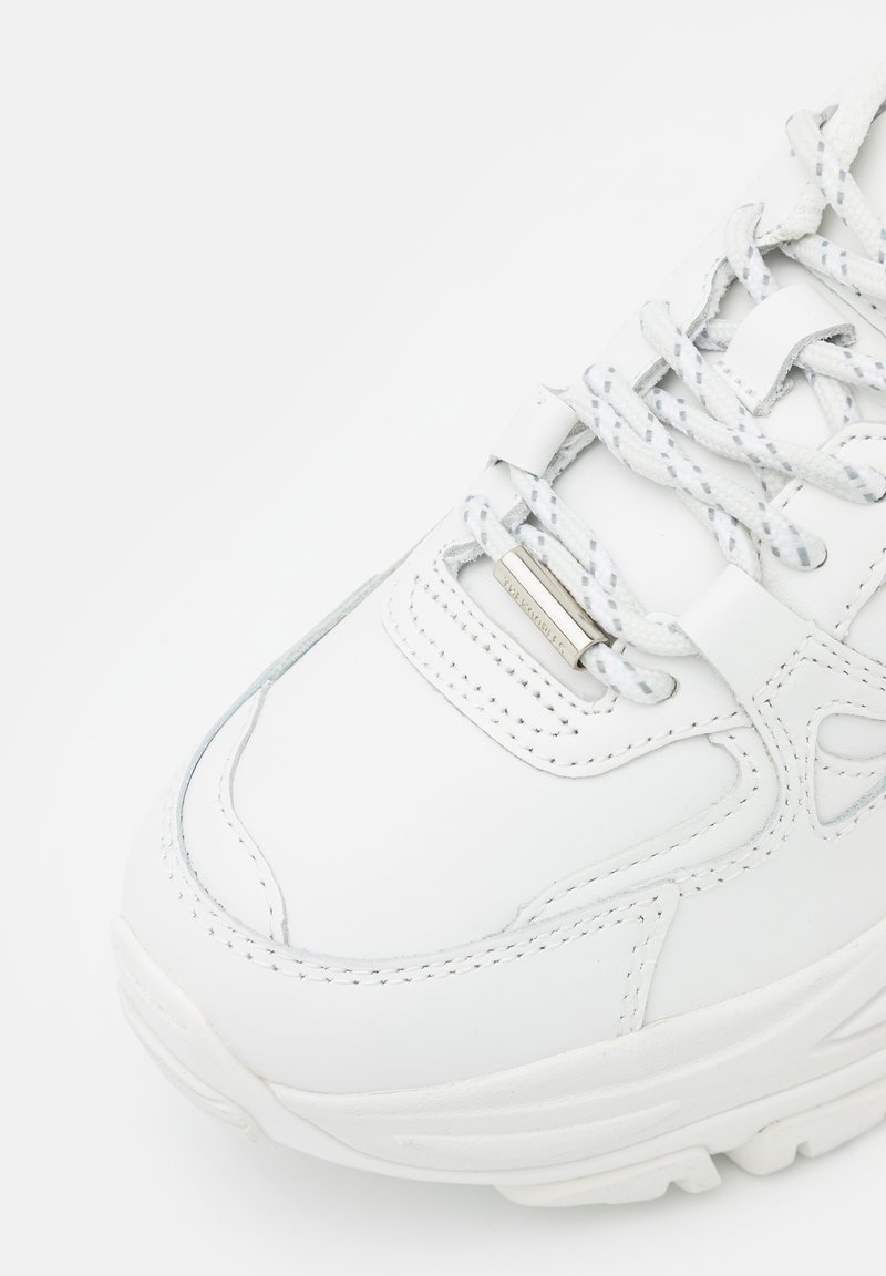 baskets grosse semelle