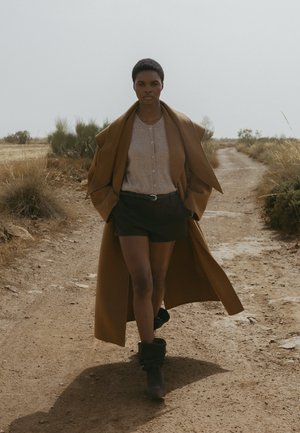 NA-KD DOUBLE BUTTONED - Klasični plašč - camel