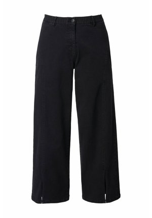Pantaloni neri a gamba larga in denim, con chiusura a bottone, passanti per cintura e spacchi laterali all'orlo per un ulteriore dettaglio di design.