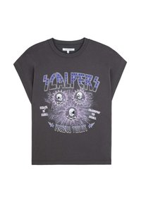 Gray short-sleeve t-shirt featuring a bold graphic design with skulls, lightning, and text "SCALPERS REBEL TOUR." Made from cotton fabric.