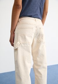 Thumbnail Image 5