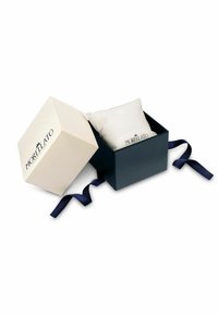 Scatola regalo nera e crema con nastro in satin e logo, dotata di un inserto bianco a cuscino per l'imbottitura; design angolare con linee pulite.