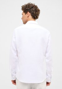 Eterna LINEN SHIRT - SLIM FIT - Zakelijk overhemd - weiß