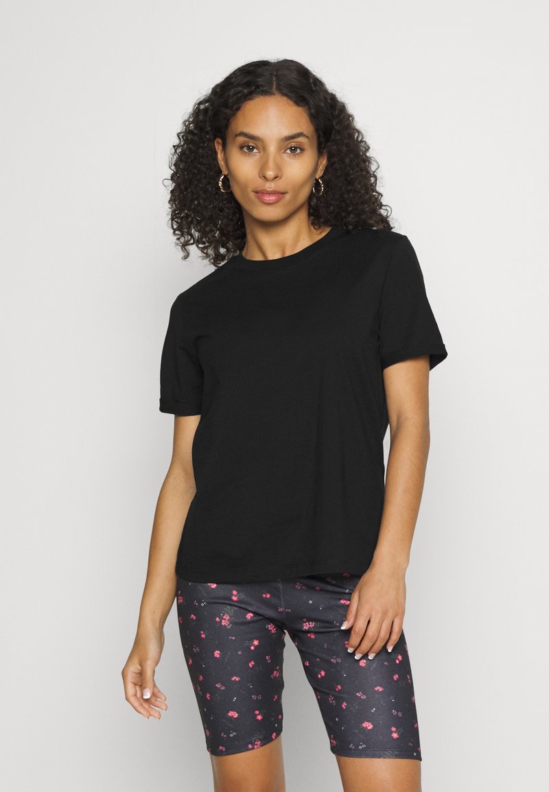 Damen T-Shirts | Pieces Petite PCRIA FOLD UP SOLID TEE T-Shirt basic black/schwarz - MF27872 Damen T-Shirts | Pieces Petite PCRIA FOLD UP SOLID TEE T-Shirt basic black/schwarz - MF27872