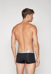 Calvin Klein Underwear LOW RISE TRUNK 3 PACK CKR STEEL MICRO - Ozke boksarice - black/zoni beach/ash