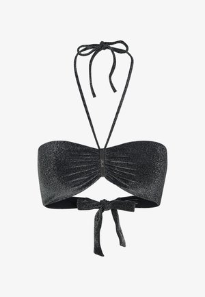 Črn bandeau bikinij z vrhom z teksturirano sijočo obdelavo, sprednjim nabiranjem in osrednjim okrasnim elementom. Zavezuje se okoli vratu in hrbta.