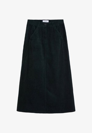 Falda midi de pana verde oscuro con cintura alta, bolsillos frontales y cierre de botones. La tela tiene una textura estriada.