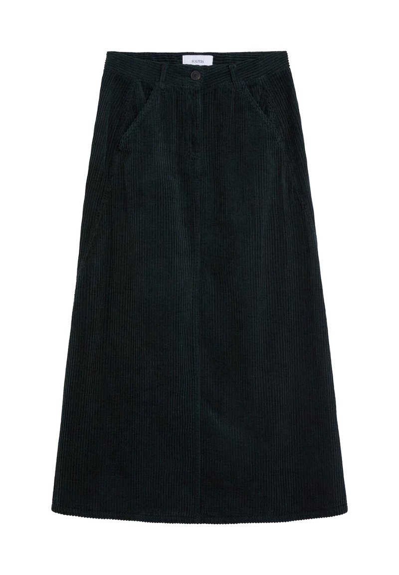 Falda midi de pana verde oscuro con cintura alta, bolsillos frontales y cierre de botones. La tela tiene una textura estriada.