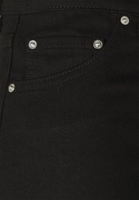 EDITED Džínové kraťasy - black denim