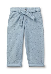 Světle modré denimové kalhoty s květinov�ým vzorem, zúžený střih, ohrnuté nohavice a odpovídající látkový pásek. Obsahují standardní kapsy a zapínání na knoflík.