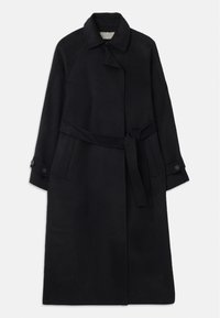 Melna vilnas mēteli ar apkakli, jostu viduklī un pogājamām aprocēm. Iezīme taisna piegriezuma un gluda tekstūra.