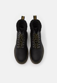 Dr. Martens Stivaletti stringati - black