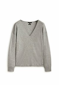 Pull gris clair avec un col en V, des manches longues et des poignets côtelés. Texture douce, design simple sans motifs ni embellissements.