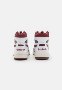 Reebok Classic Matalavartiset tennarit - white