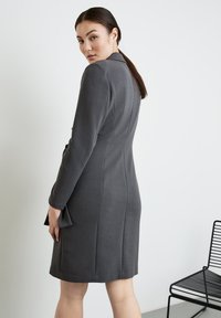 Taifun MIT GLITZER-EFFEKT - Freizeitkleid - stone grey