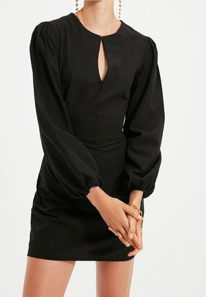 Pouzdrové šaty - black