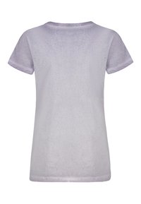 Lila kurzärmliges T-Shirt mit rundem Halsausschnitt, weicher Textur und einem dezenten Farbverlauf. Nahtdetails am Hals und an den Ärmeln.