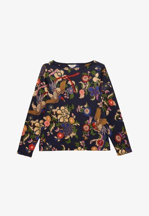 Ilgų rankovių laivyno mėlynos spalvos marškiniai, puošiami sudėtingais raudonais, rožiniais, mėlynais ir žaliais atspalviais gėlių ir paukščių siuvinėjimais ant minkštos medžiagos.