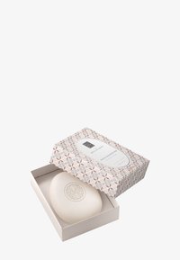 Rituals - FACIAL CLEANSING BAR - THE RITUAL OF NAMASTE - VITAMIN E COMPLEX & ALMOND OIL - Fast tvål Miniatyrbild 1