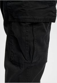 2Y Premium Oldalzsebes nadrágok - black