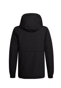 Giacca nera con cappuccio, caratterizzata da un esterno liscio, polsini elasticizzati e un dettaglio a yoke frontale. Il materiale sembra essere resistente all'acqua e leggero.