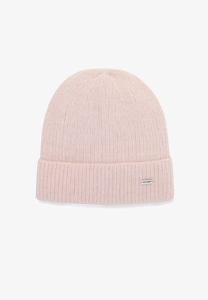 Gorro de punto rosa hecho de tela suave y texturizada. Cuenta con un puño acanalado y una pequeña etiqueta de la marca en el lateral. Diseño con parte superior redondeada.