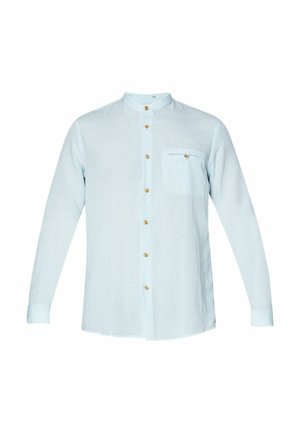 Camicia a maniche lunghe azzurro chiaro realizzata in tessuto testurizzato. Presenta un colletto a bandana, chiusura frontale con bottoni e una tasca sul petto con apertura a fessura.