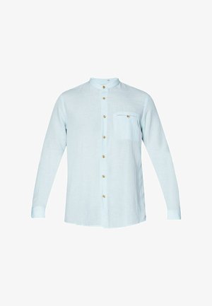 Camicia a maniche lunghe azzurro chiaro realizzata in tessuto testurizzato. Presenta un colletto a bandana, chiusura frontale con bottoni e una tasca sul petto con apertura a fessura.