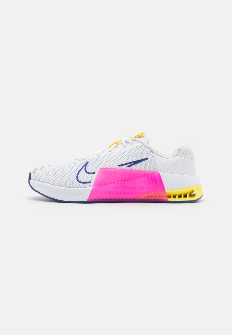 Nike Performance METCON 9 - Trainingsschoen - white/deep royal blue/fierce pink/aquarius blue/light laser orange