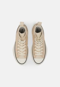 Converse RUN STAR HIKE - Sapatilhas de cano alto - light twine/natural ivory/egret