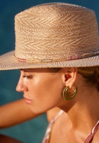 Next Sombrero - mottled light brown