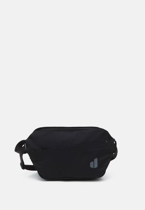 Borsa in nylon nera a vita con forma rettangolare, dotata di tasca con zip diagonale, tracolla regolabile e accento del logo. Texture opaca.