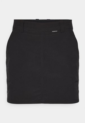 Czarna spódnica z gładkiego materiału o dopasowanym kroju, z płaskim paskiem w talii i subtelnymi przeszyciami.