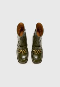 Chie Mihara BRIT - Wedge Ankle Boots - dunpak mili