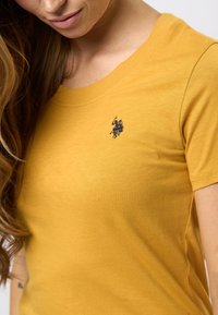 U.S. Polo Assn. AMY - Jednoduché tričko - honey gold