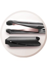 Fer à lisser noir avec des plaques en or rose et une finition mate, présentant une forme arrondie et un revêtement en silicone résistant à la chaleur.